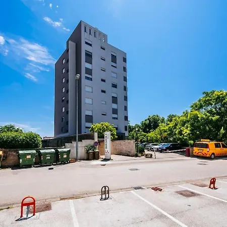Apartment Mashadreamhome *